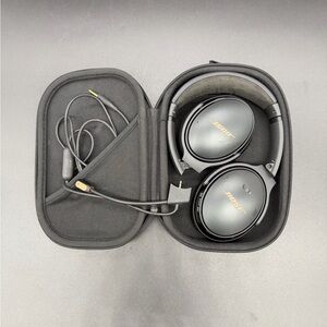 Bose QuietComfort 35 II Bluetooth Wireless Over-Ear Headphones - Black